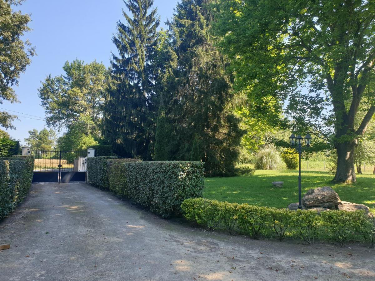 La Grange De Mombel Villa Losse Bagian luar foto